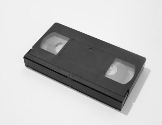 Cassette Mini-DV et cassette VHS